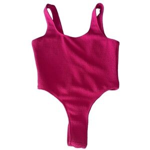 Bozzolo textured hot pink sleeveless slip on bodysuit size M